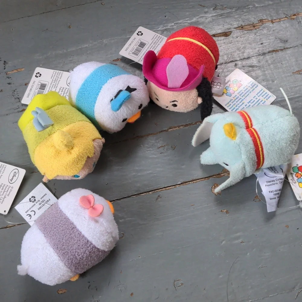 Nwt tsum tsum Disney stuffie bundle - Picture 2 of 7